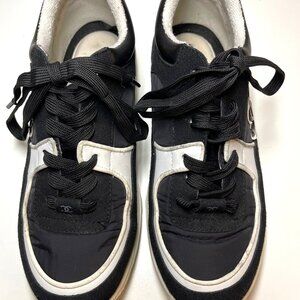 CHANEL lightly used black and white sneakers - Size 8 Womens